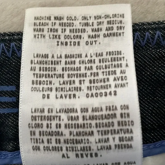 Dockers Denim Truly Slimming Shorts Women’s Size 10. - Picture 11 of 11